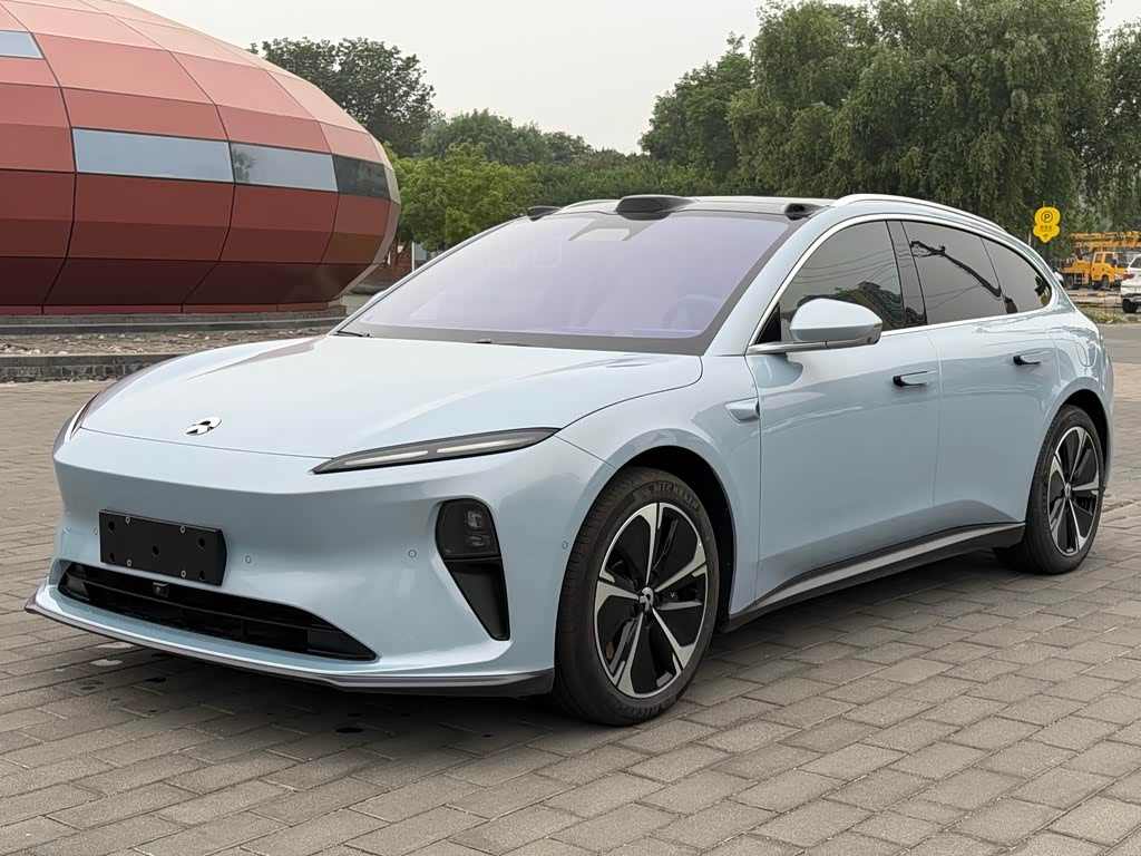 NIO ET5