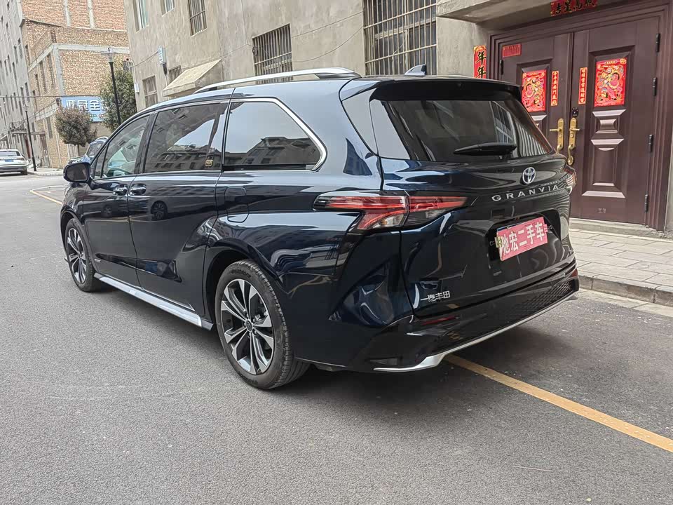 Toyota Grevia Toyota Grevia