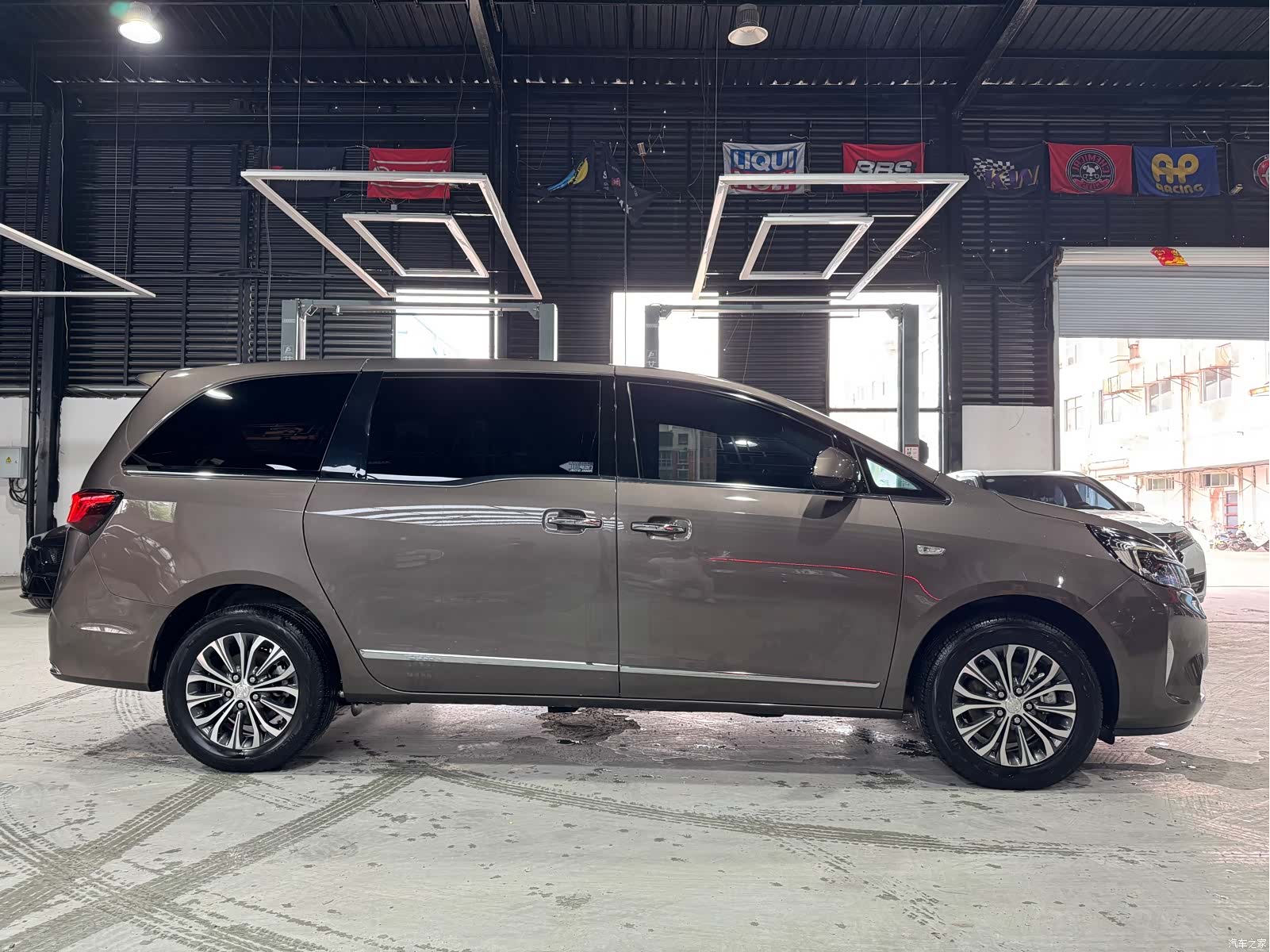 Buick GL8, 2022 6