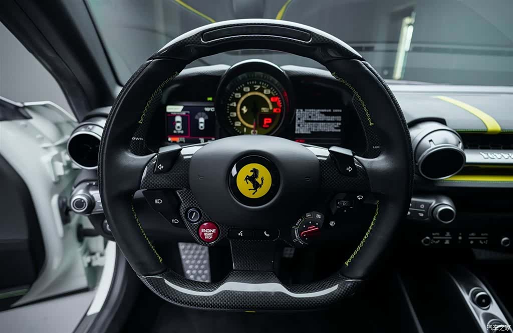 Ferrari 812, 2020 13