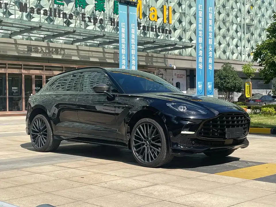 Aston Martin DBX