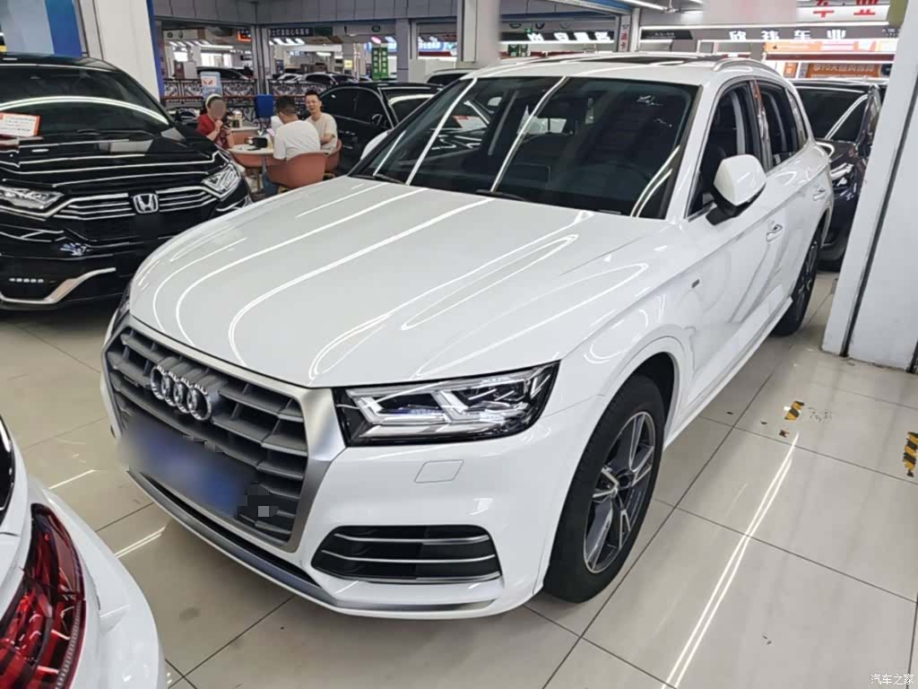 Audi Q5L, 2021 2