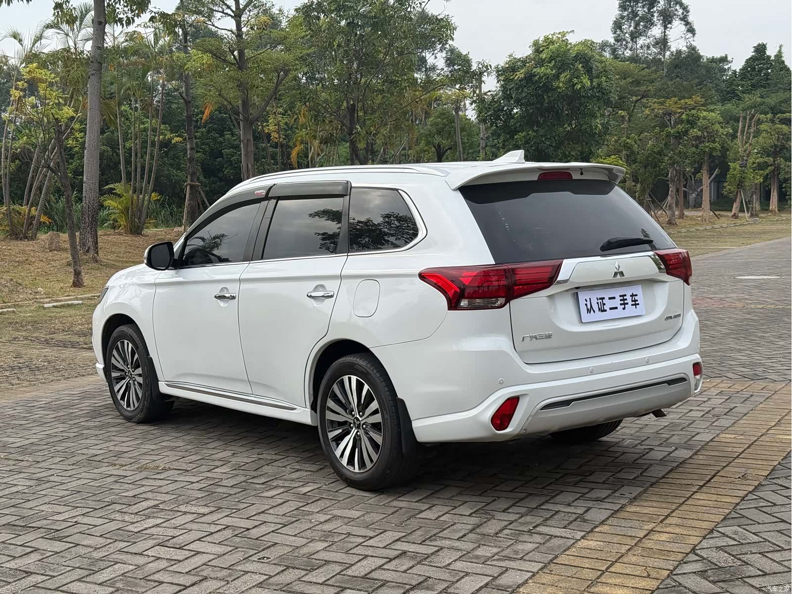 Mitsubishi Outlander, 2021 16