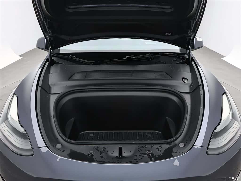 Tesla Model Y, 2021 17