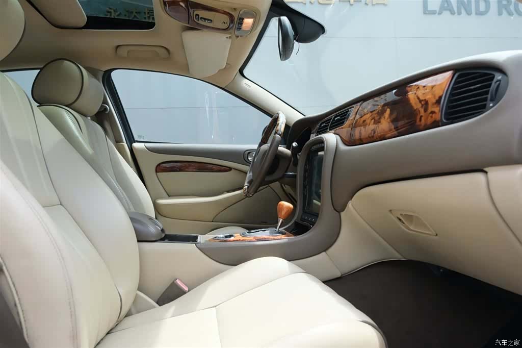Jaguar S-TYPE, 2006 12