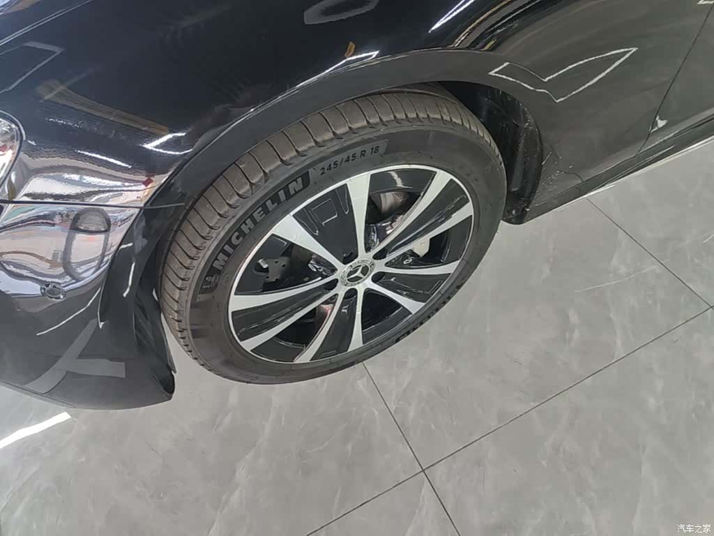 Mercedes-Benz E-Class, 2023 23