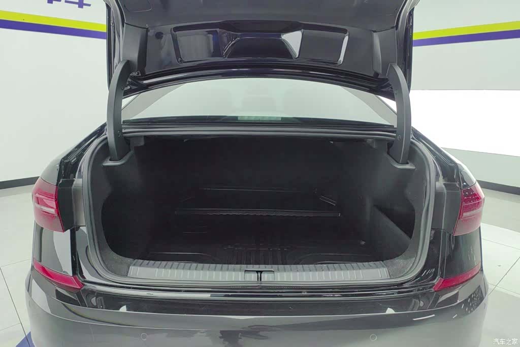 Volkswagen Passat, 2020 4