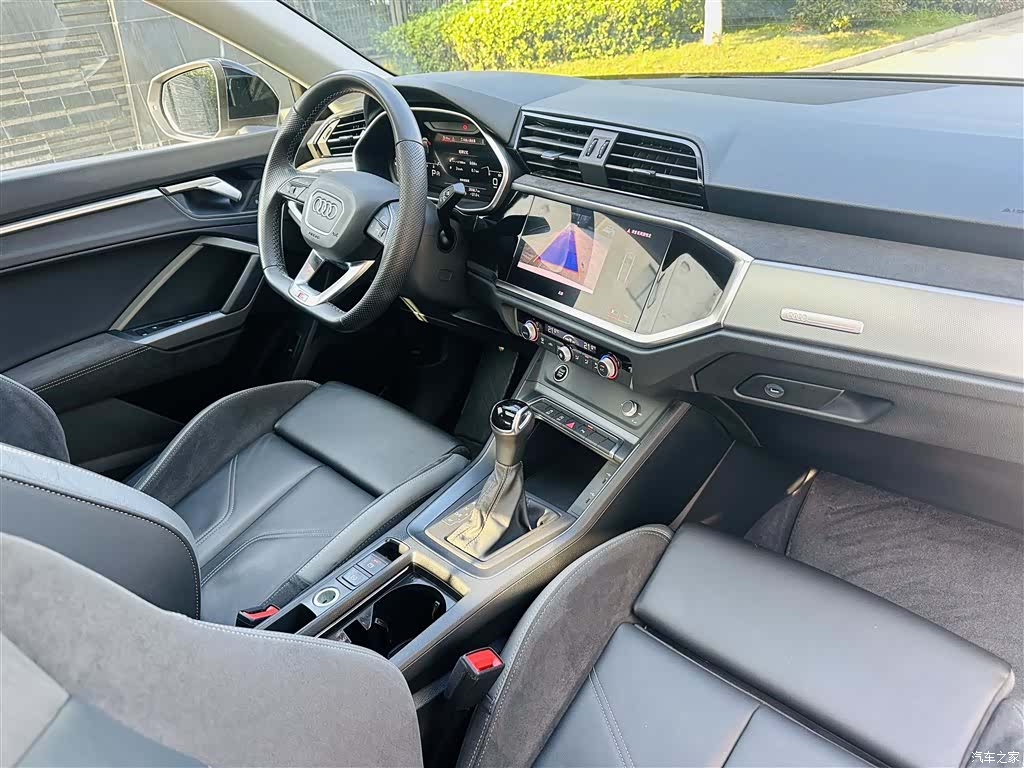 Audi Q3, 2023 13