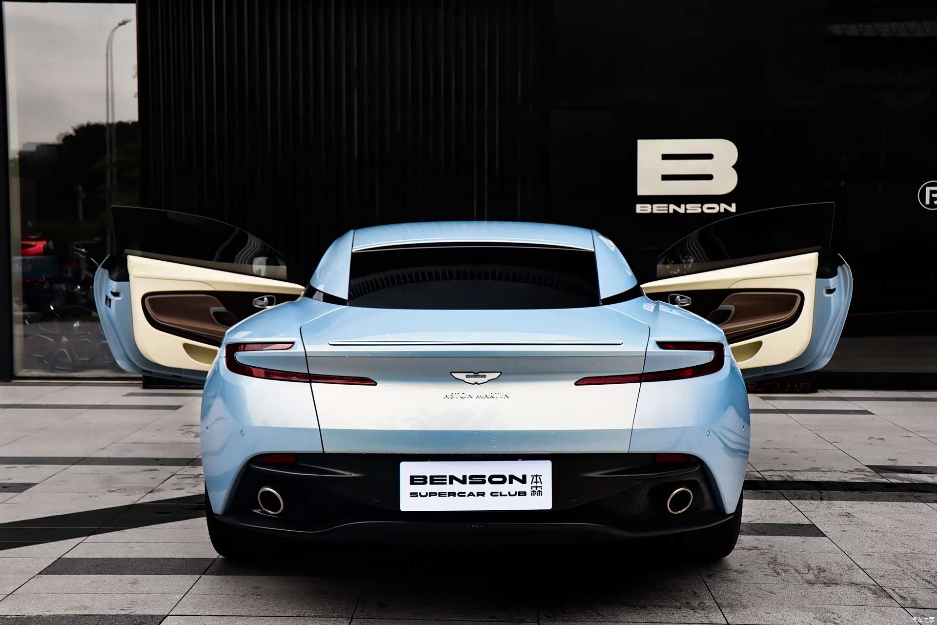 Aston Martin DB11, 2018 6