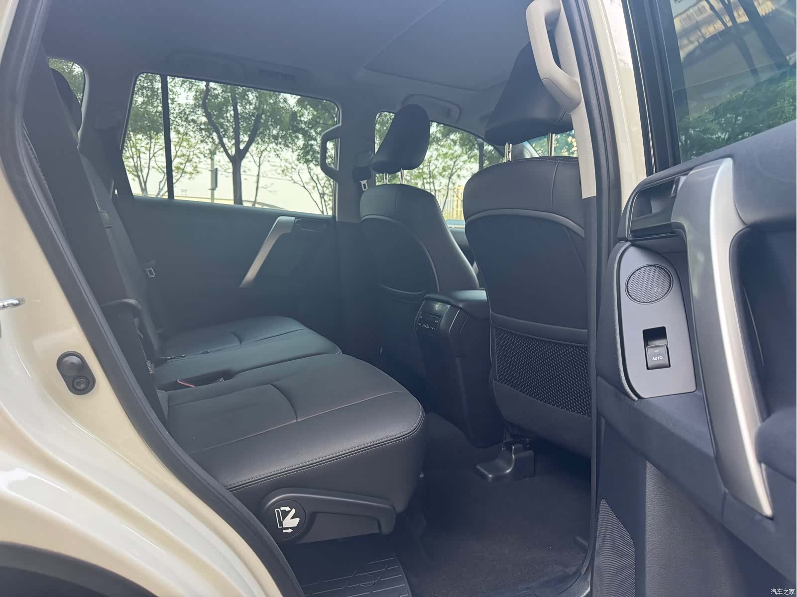 Toyota Prado, 2017 13