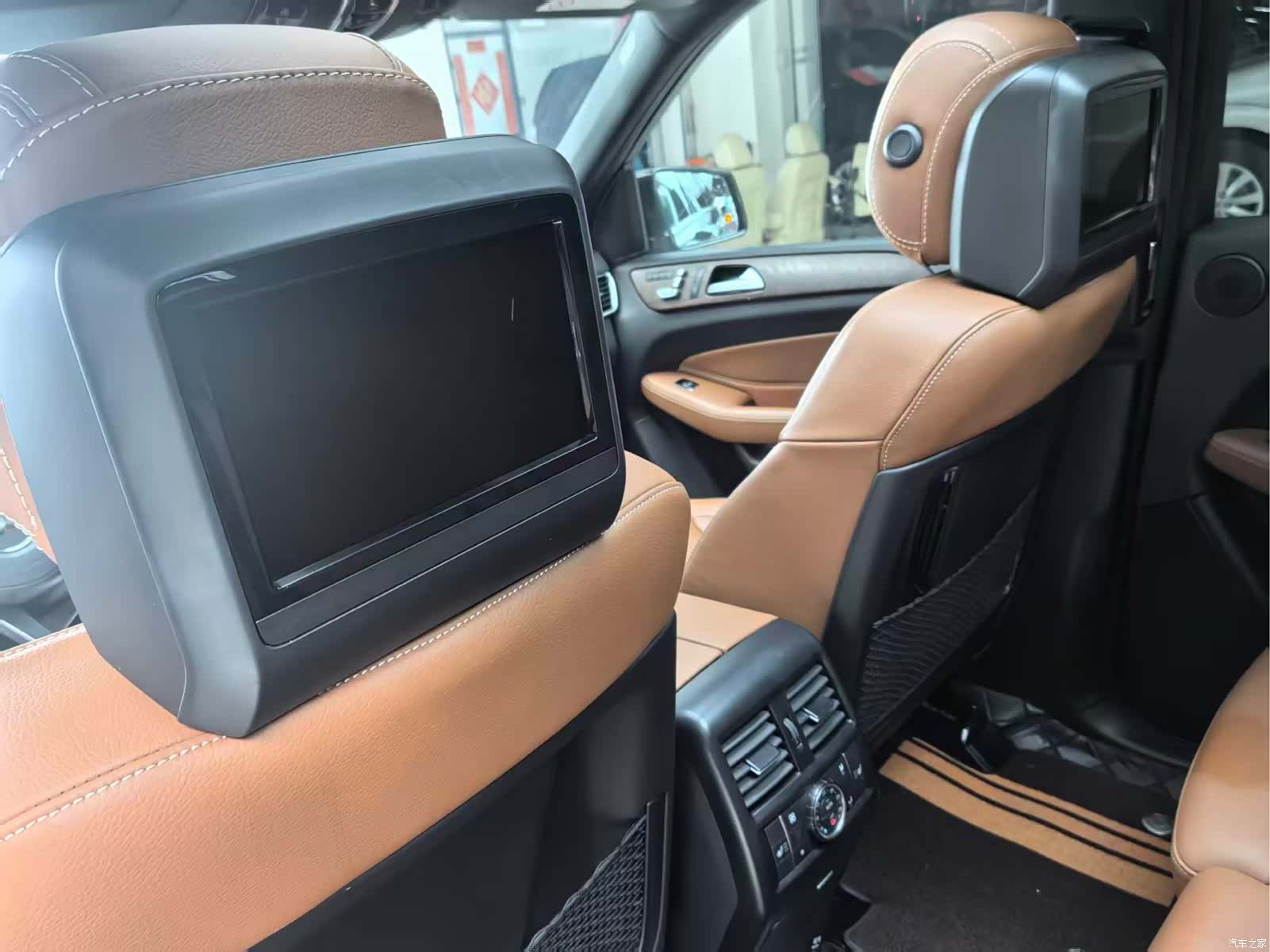 Mercedes-Benz GLS, 2019 11