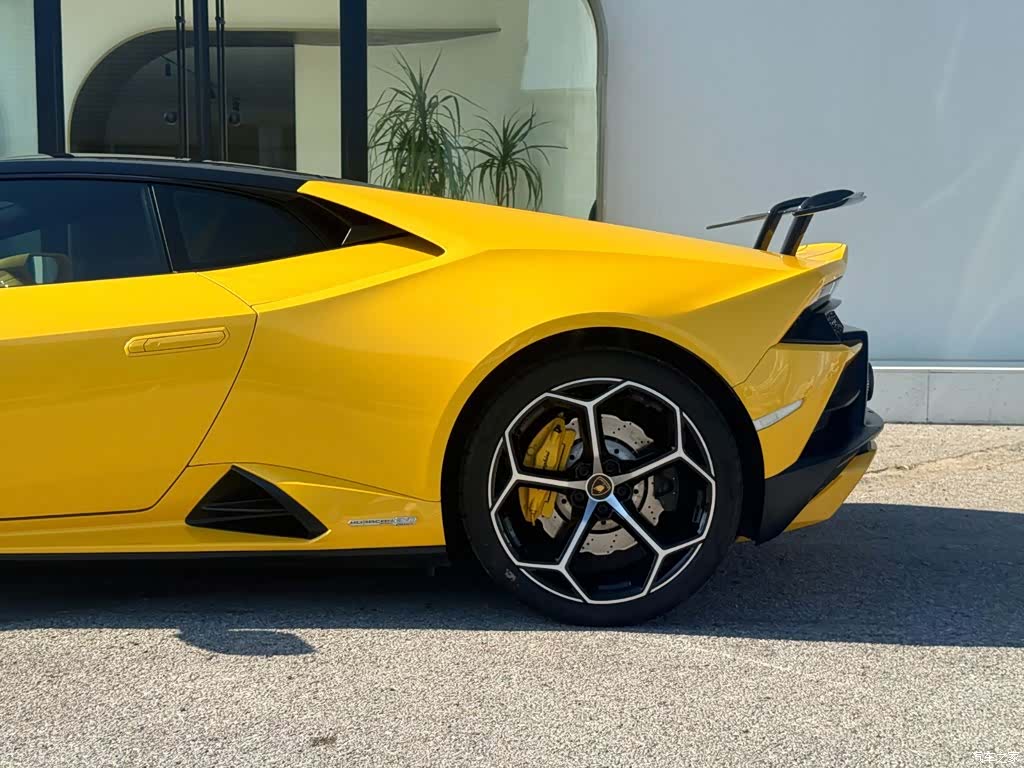 Lamborghini Huracán, 2023 6