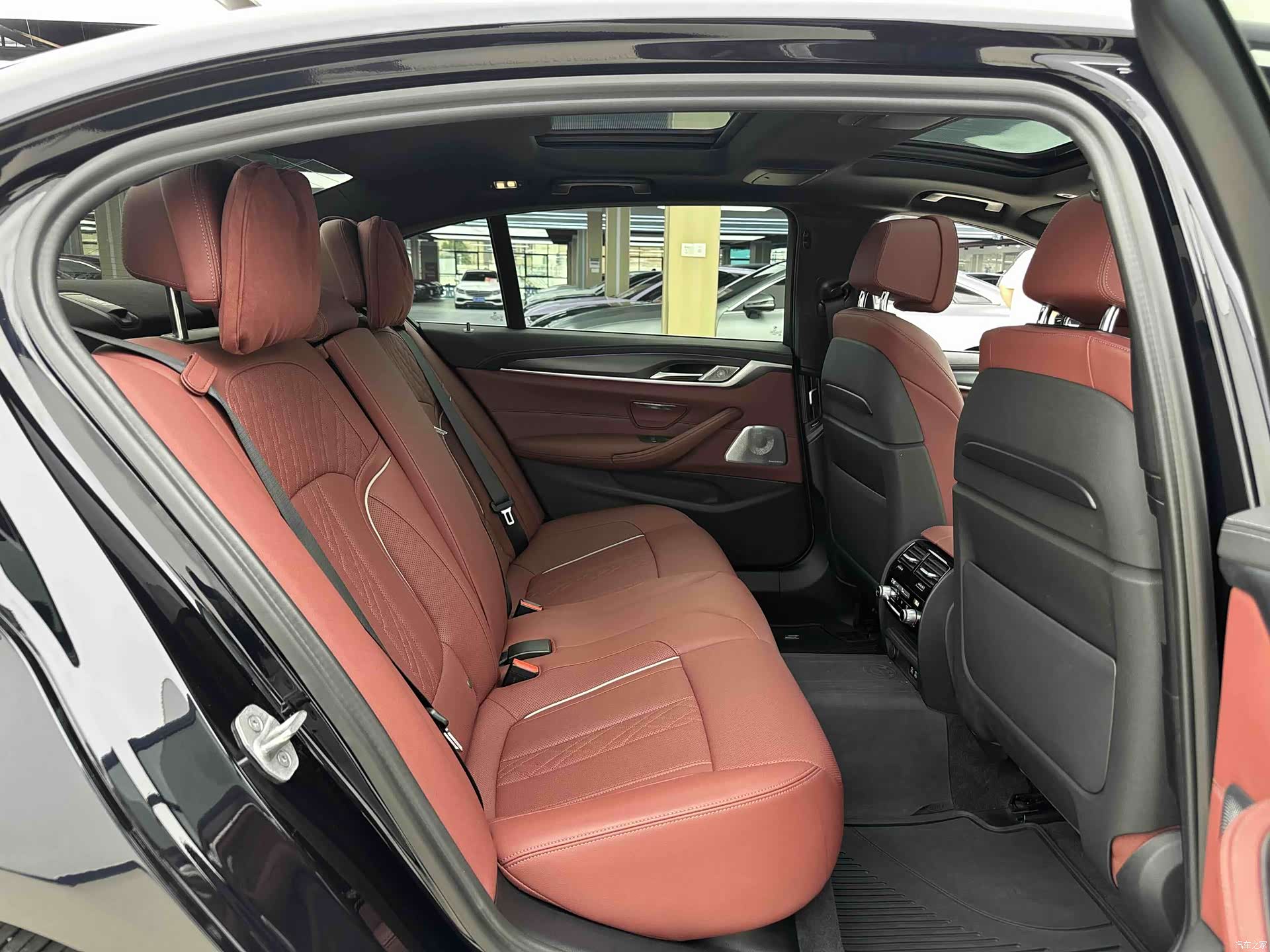 BMW 5 Series, 2023 11