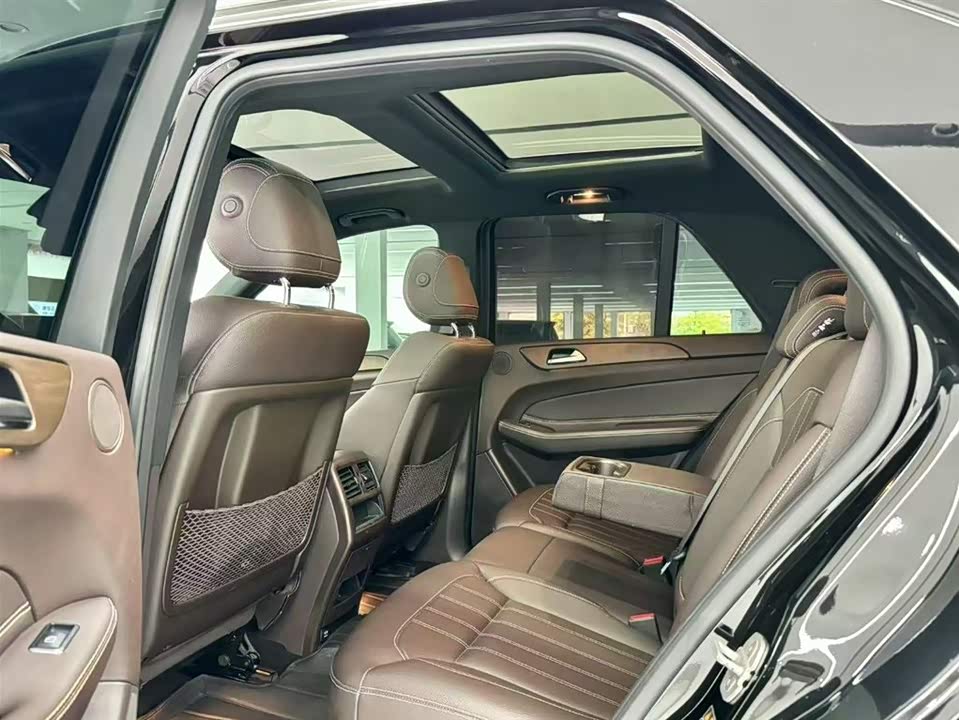 Mercedes-Benz GLE Mercedes-Benz GLE