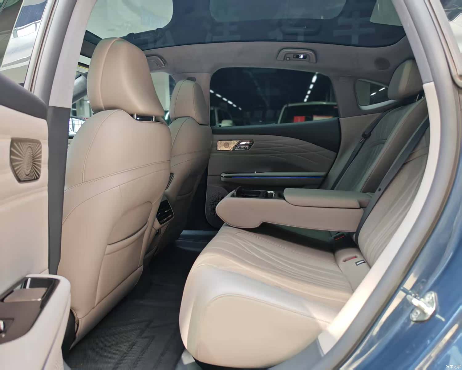 Geely 8, 2025 8