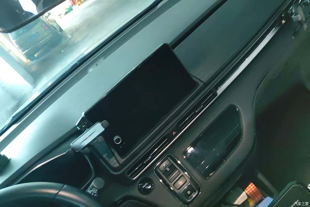 Honda Elysion, 2025 13