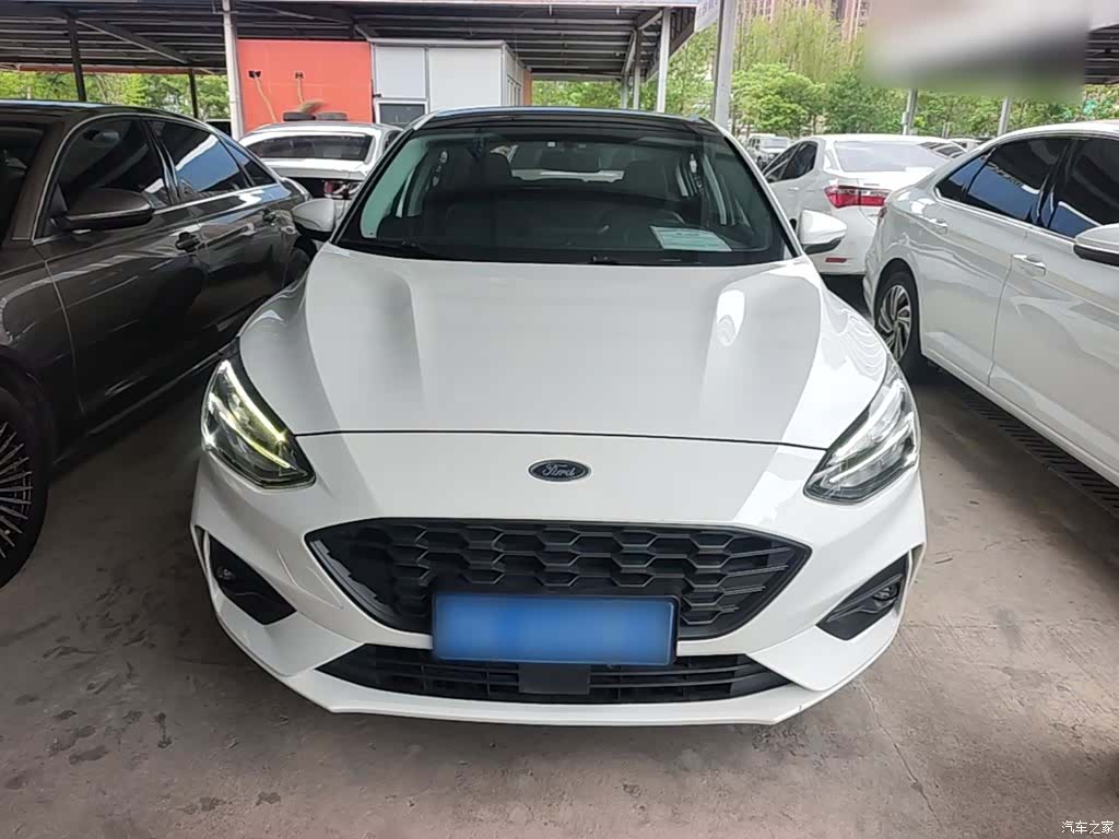 Ford Focus, 2022 3