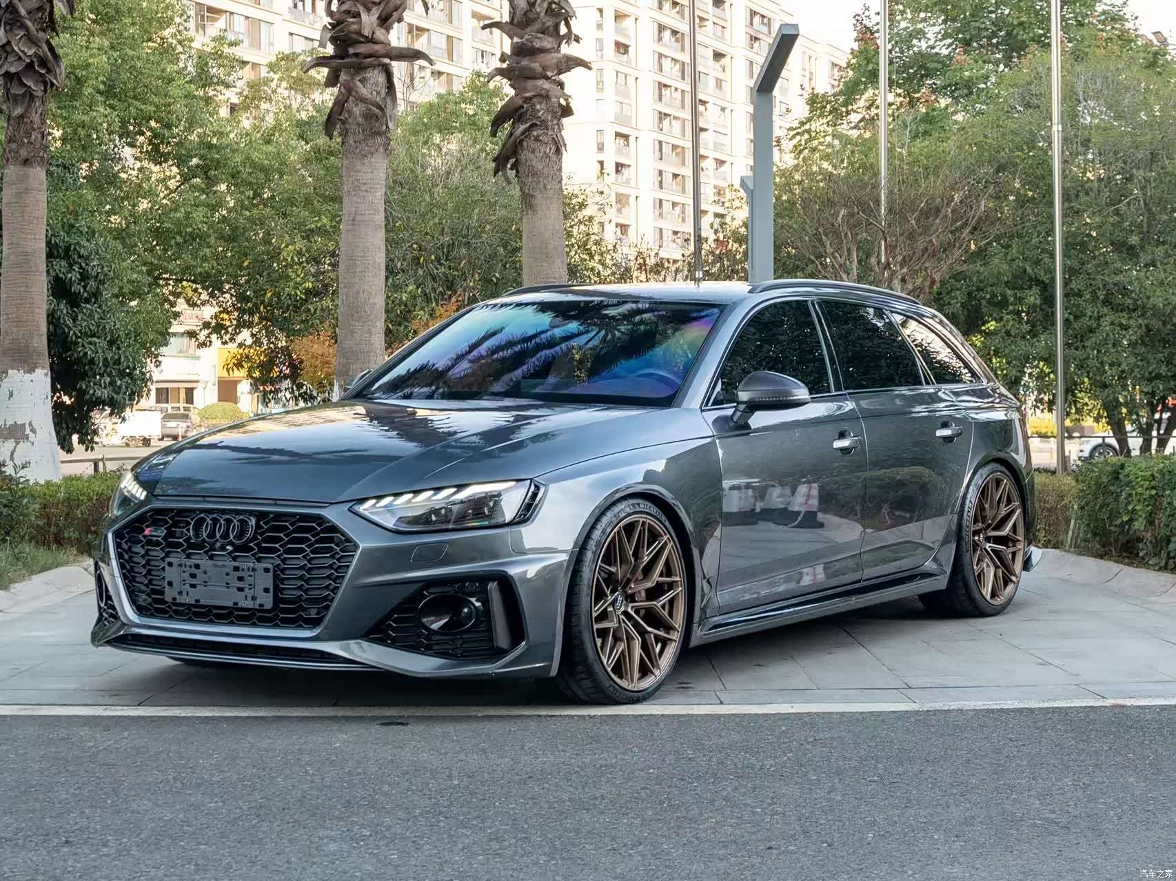 Audi RS4