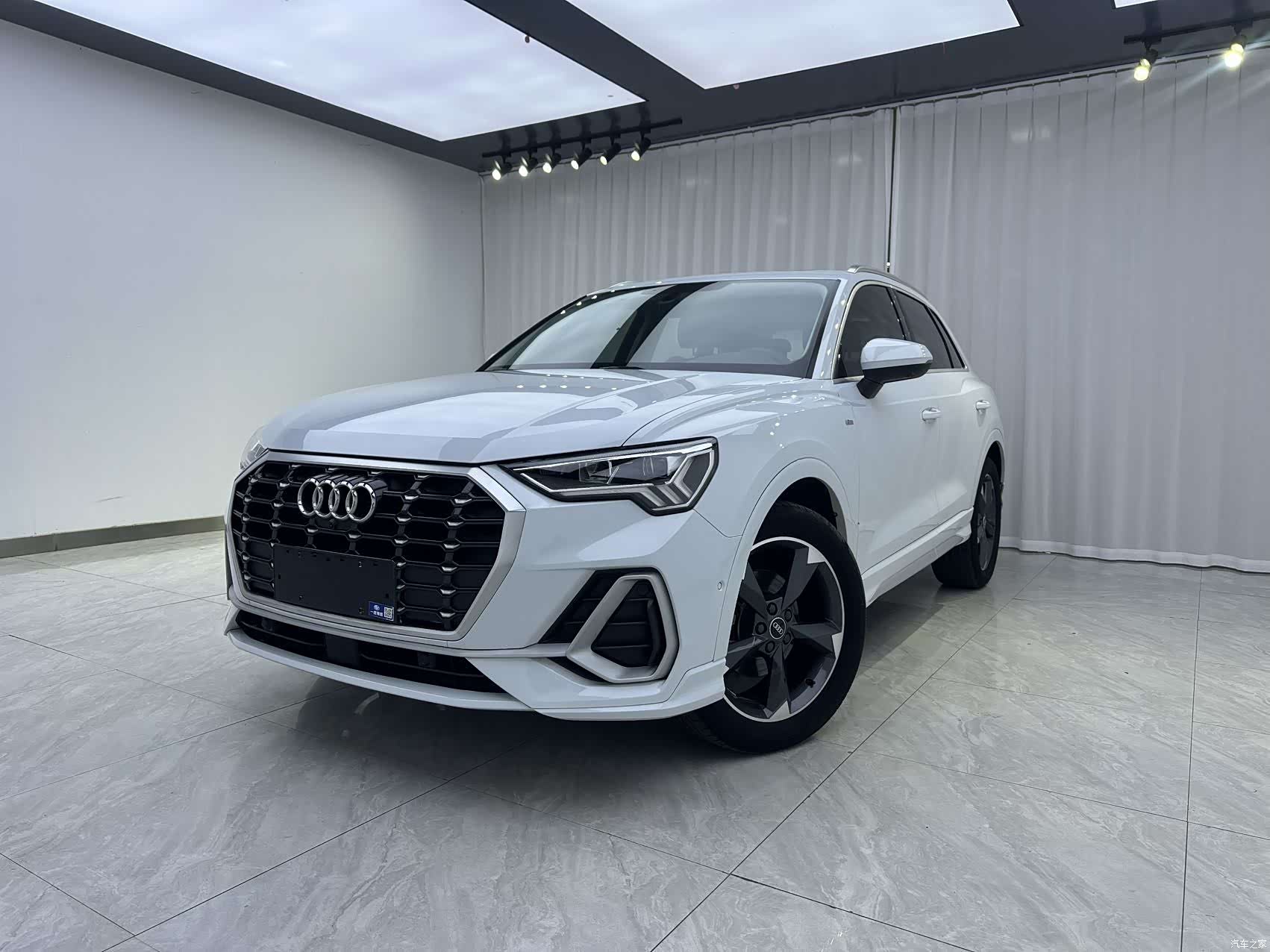 Audi Q3, 2022 1