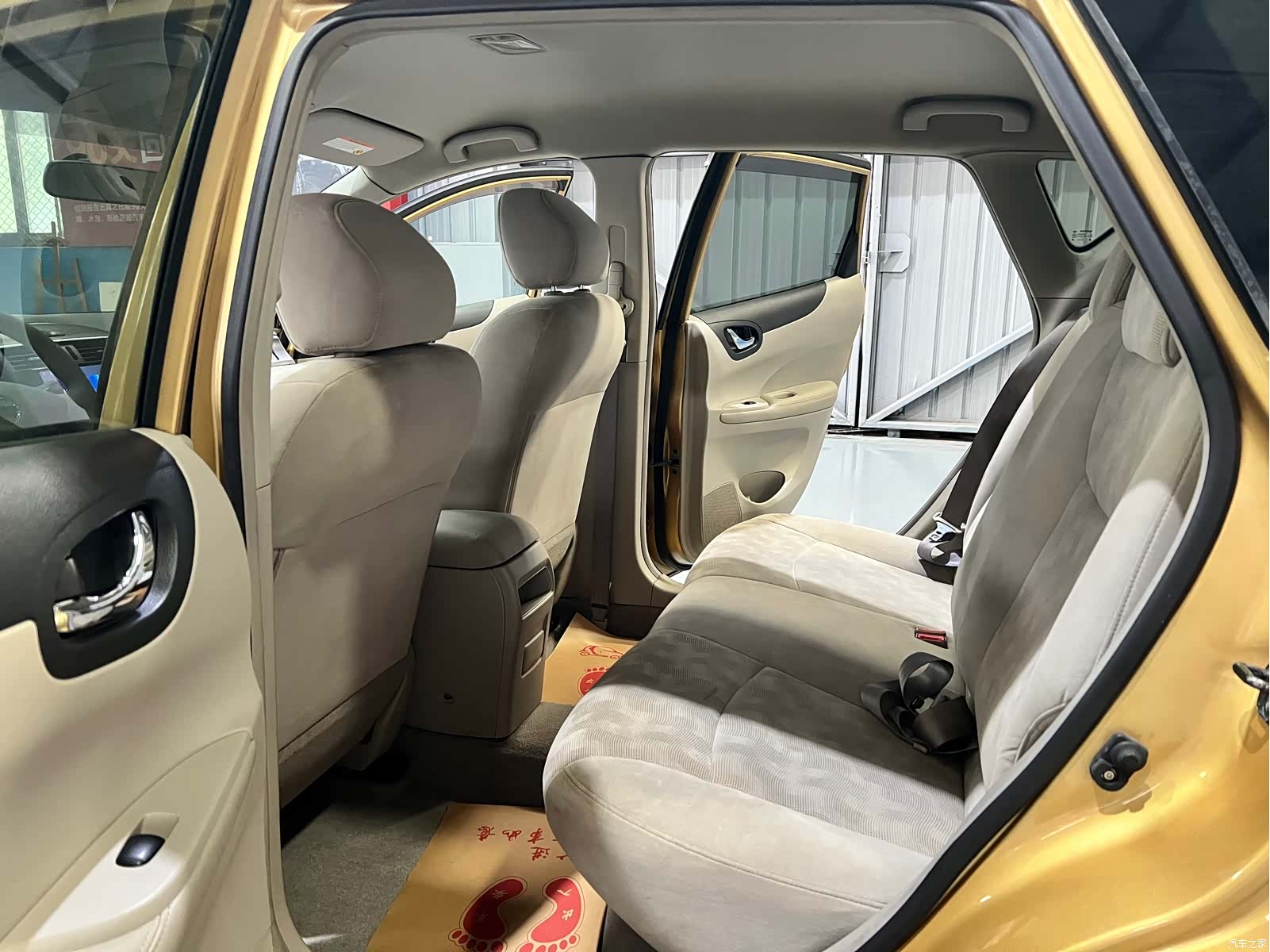 Nissan Tiida, 2012 6