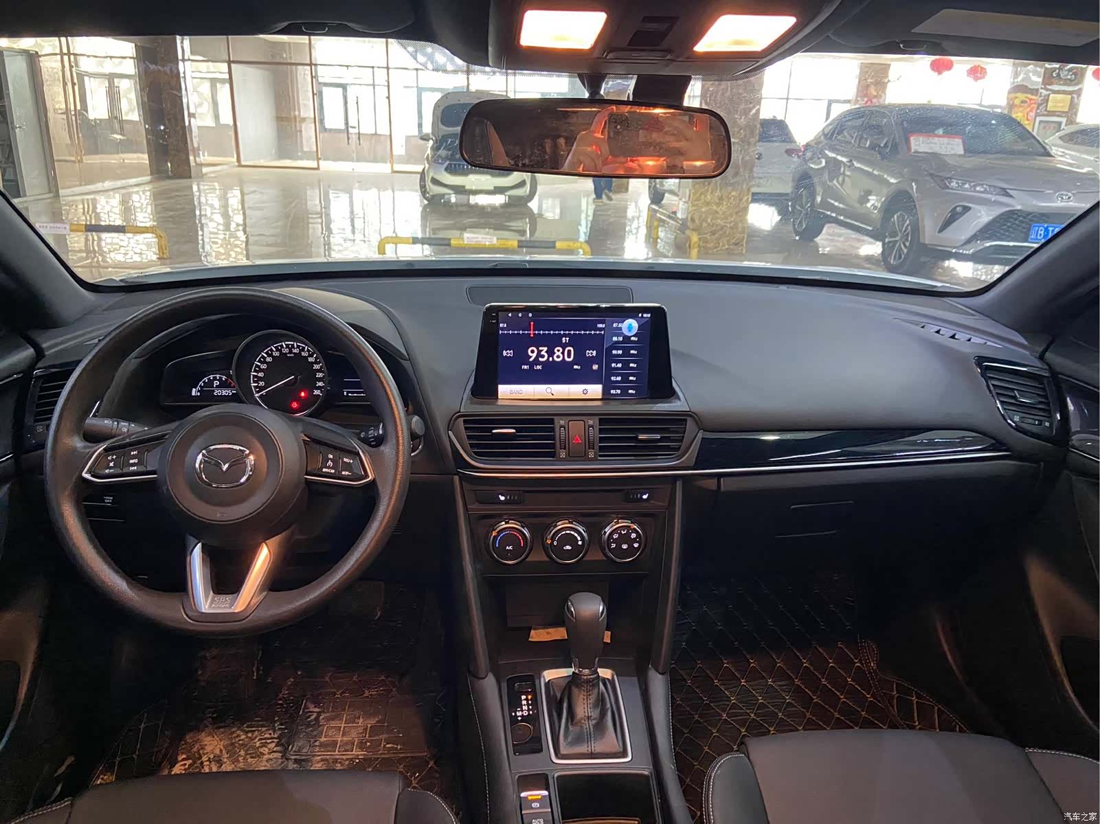 Mazda CX-4, 2023 9