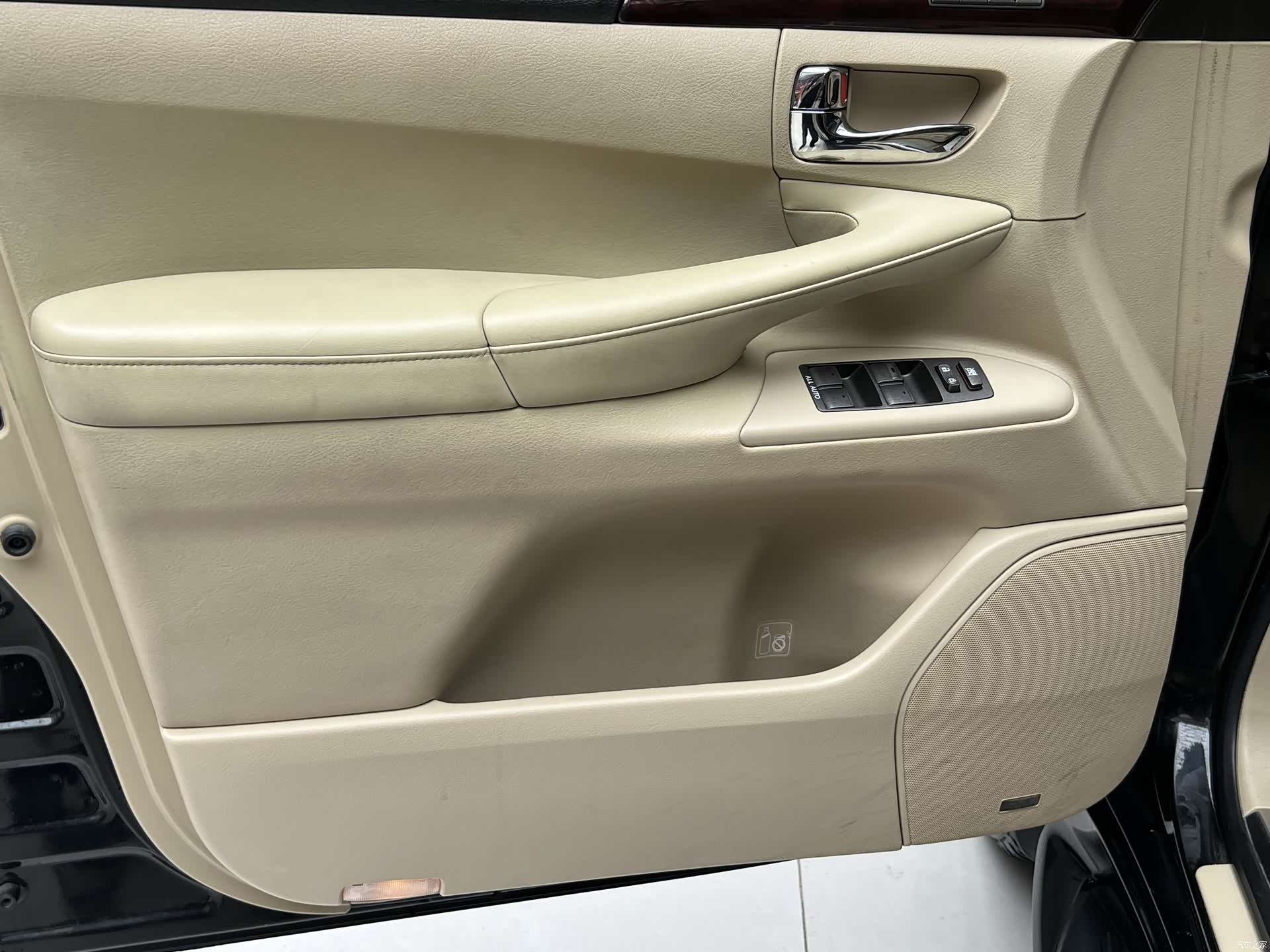 Lexus LX, 2010 18