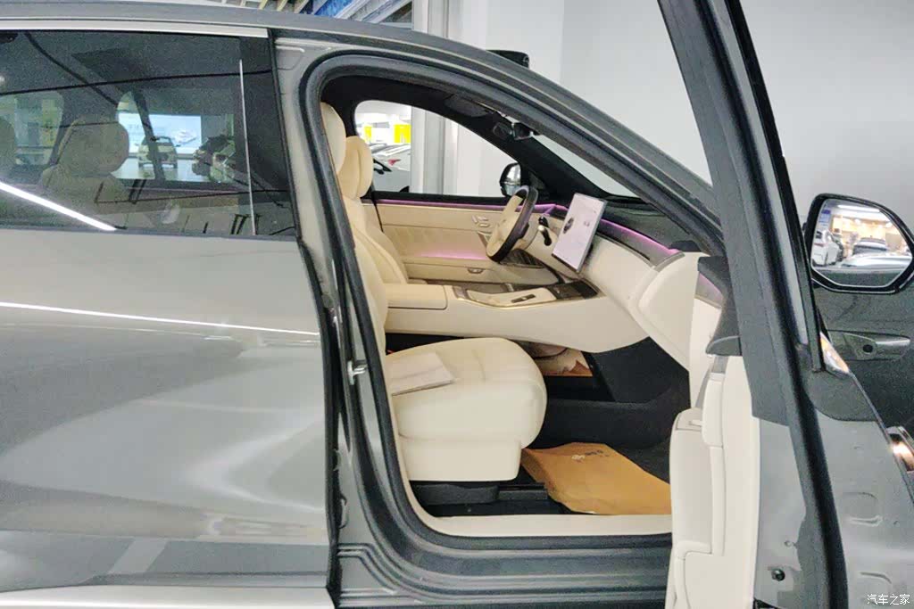 NIO L90, 2025 8