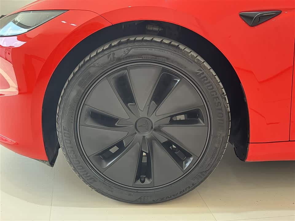 Tesla Model 3 Tesla Model 3