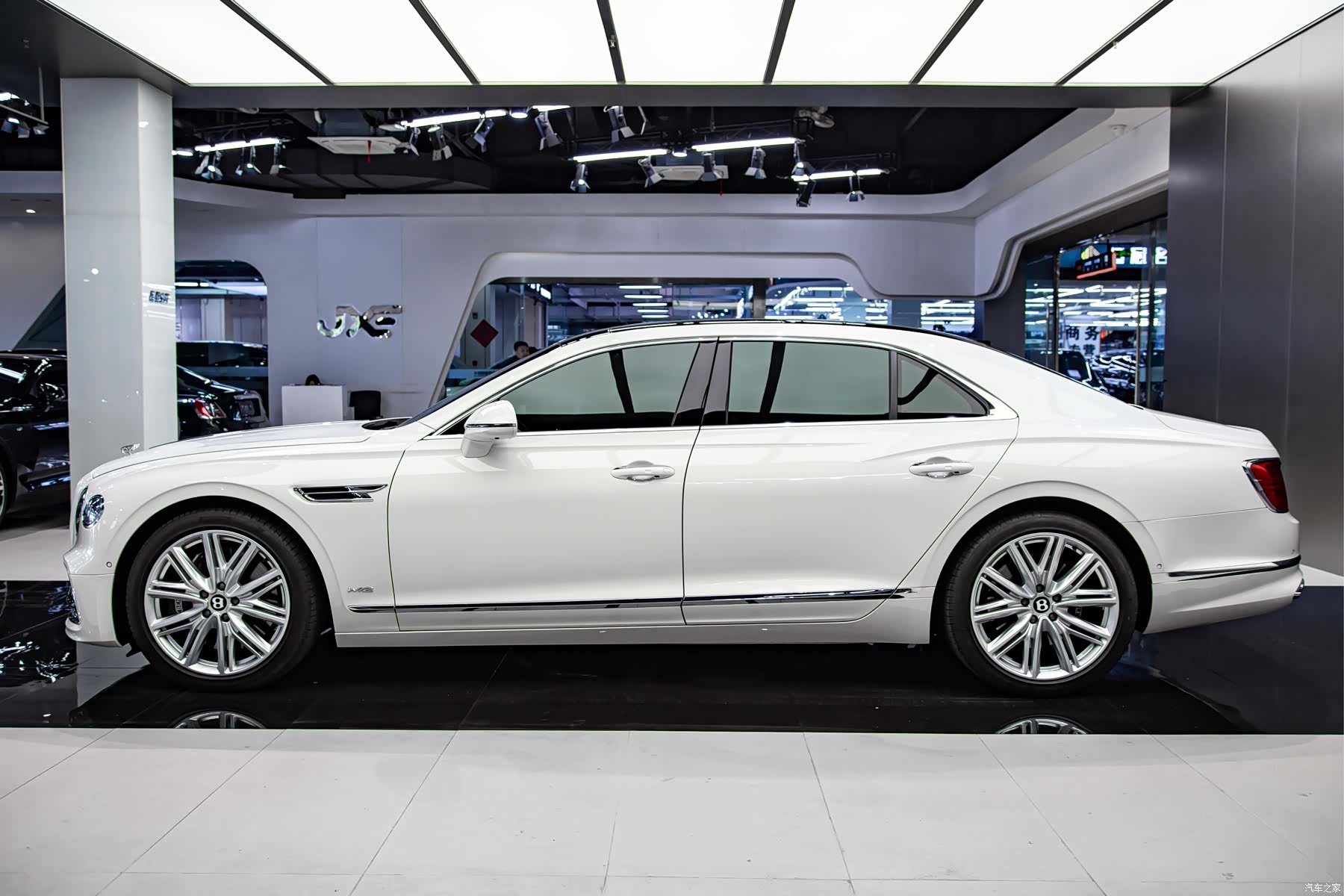 Bentley Flying Spur, 2021 11