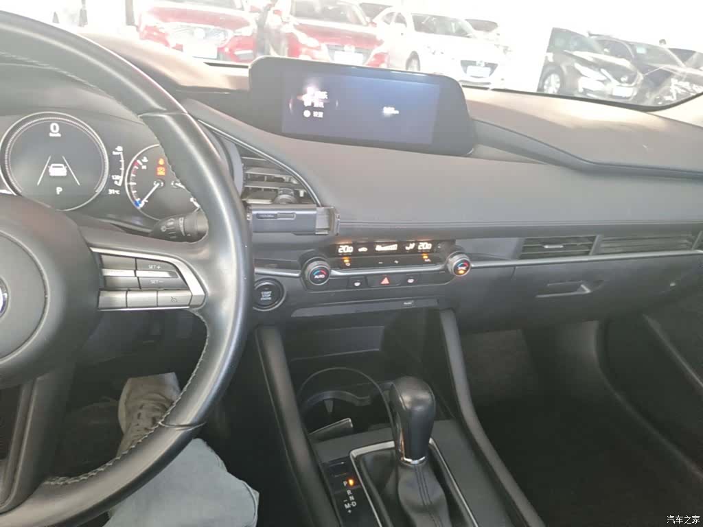 Mazda Mazda3, 2020 13