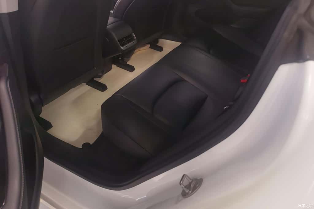 Tesla Model 3, 2020 11