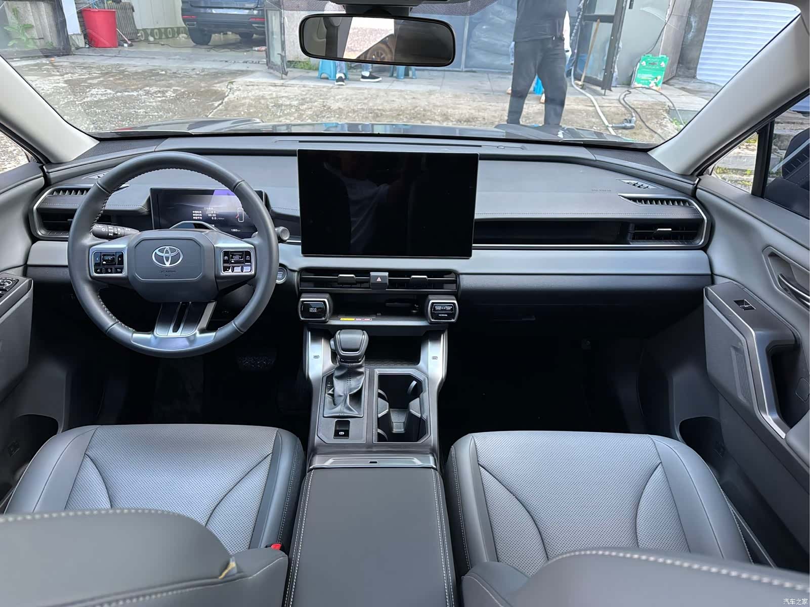 Toyota RAV4, 2026 16
