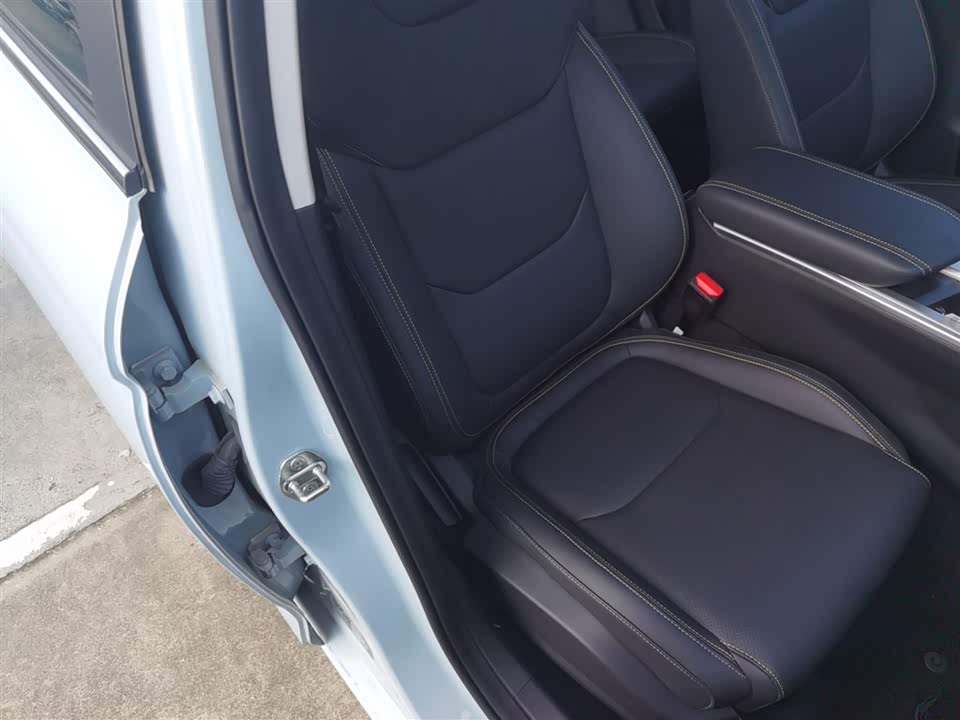 Geely Emgrand L HiP Geely Emgrand L HiP