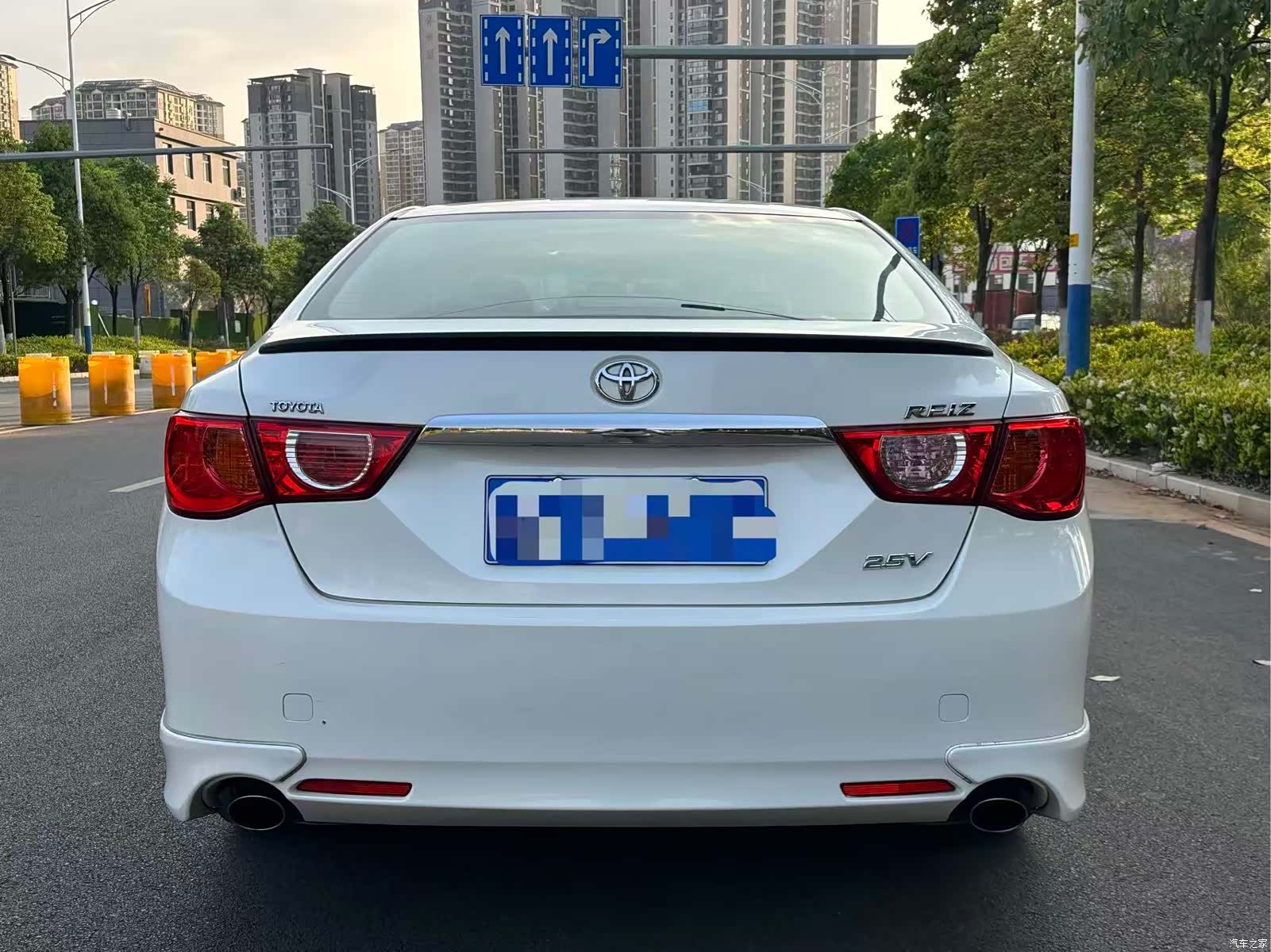 Toyota 2.5V, 2013 4