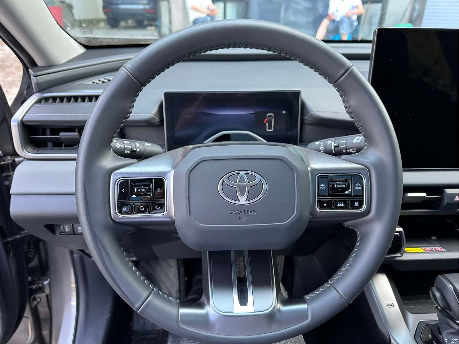 Toyota RAV4, 2026 10