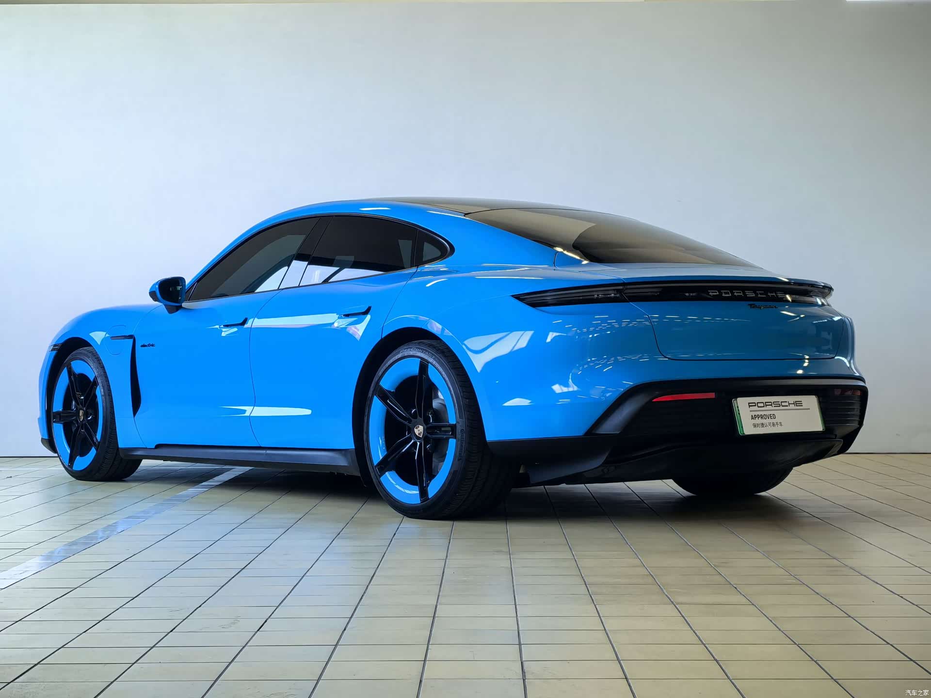 Porsche Taycan, 2026 все фото