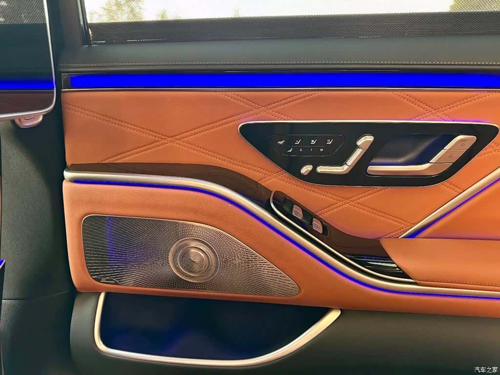 Maybach S-Class, 2023 12