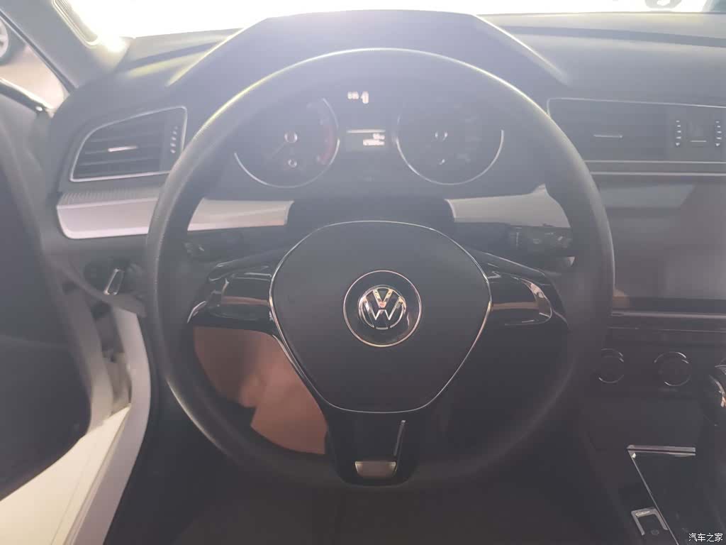 Volkswagen Lamando, 2018 10