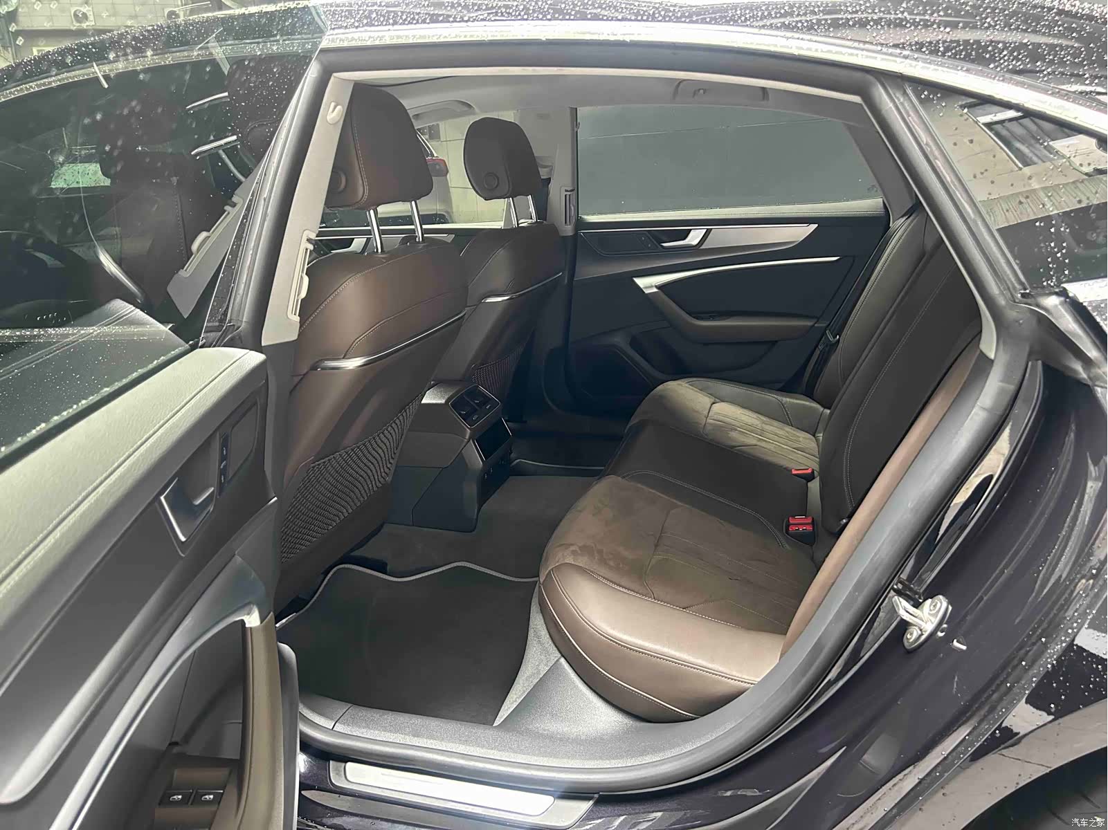 Audi A7L, 2023 все фото