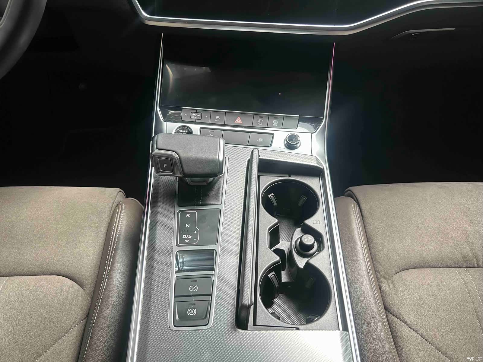 Audi A7L, 2023 7