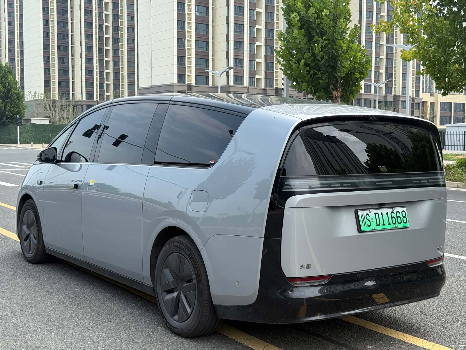 Li Auto MEGA, 2024 7