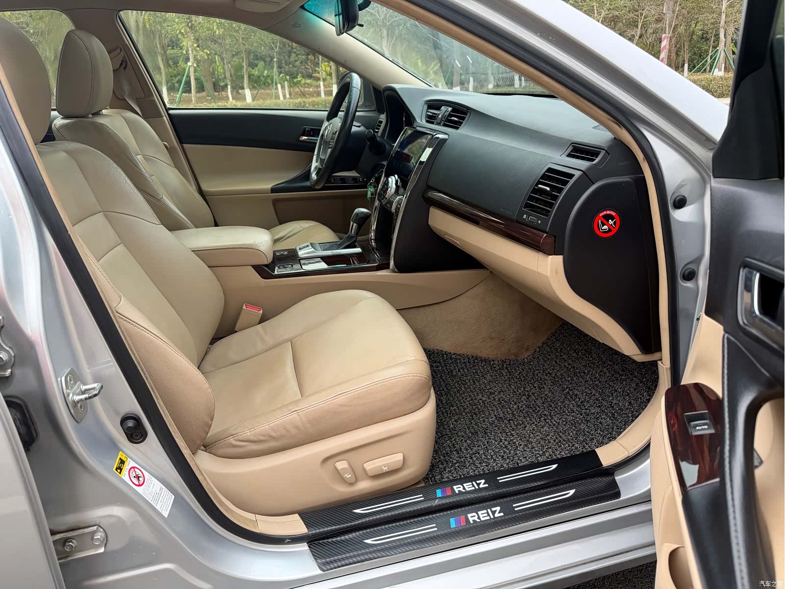 Toyota 2.5V, 2012 10