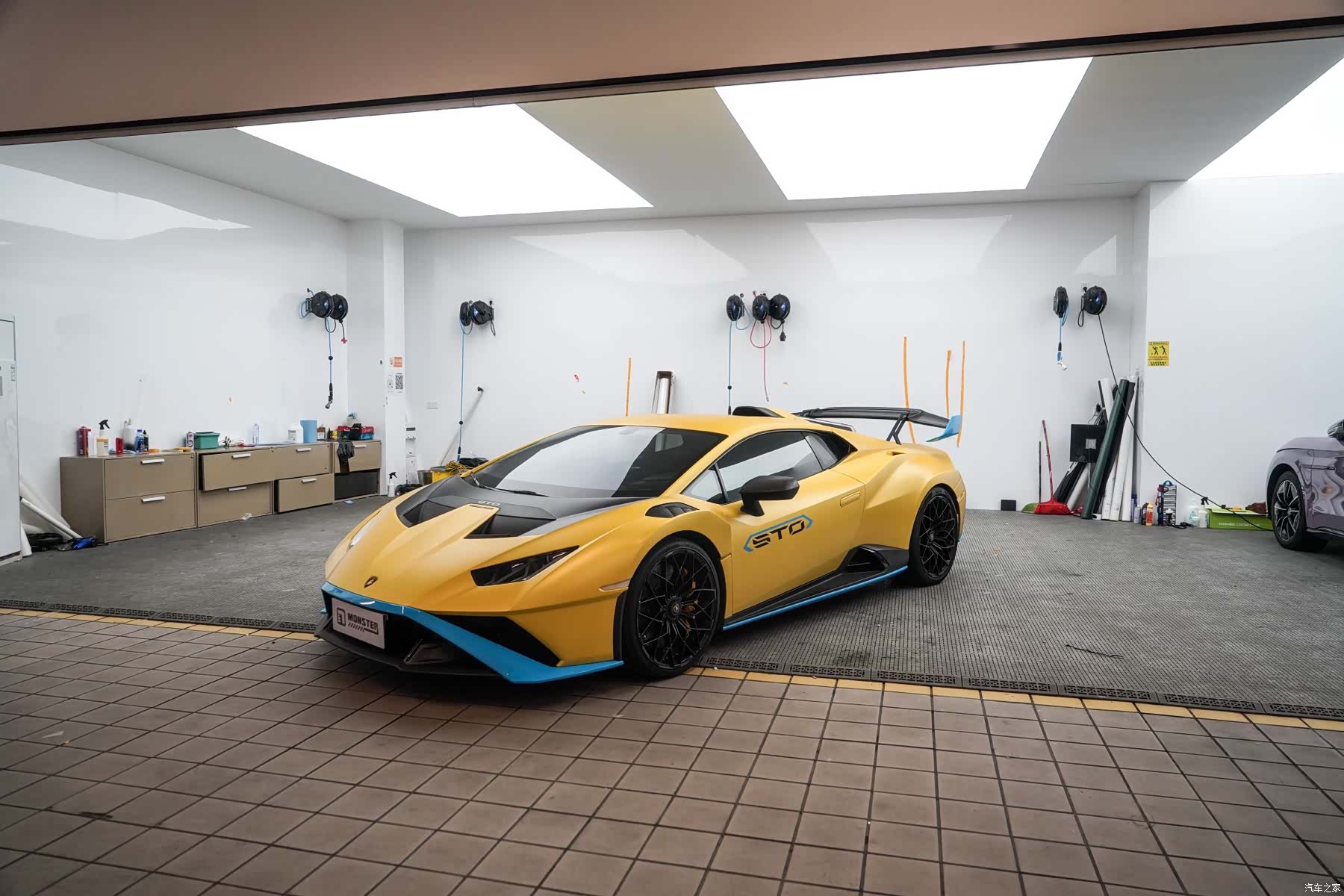Lamborghini Huracán, 2022 1