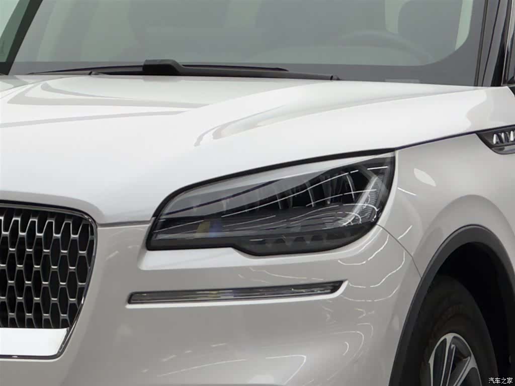 Lincoln Aviator, 2023 3