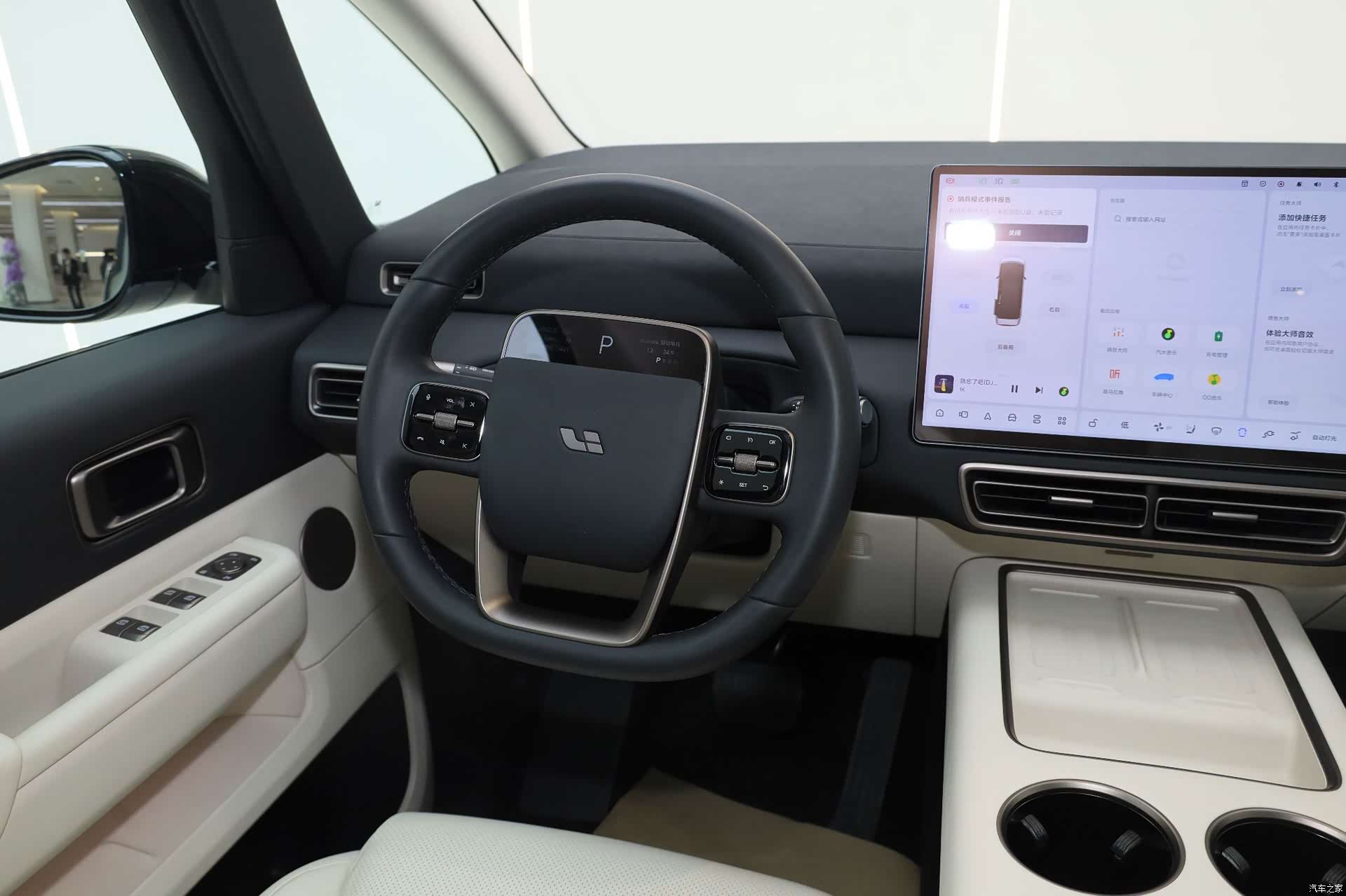 Li Auto MEGA, 2025 10