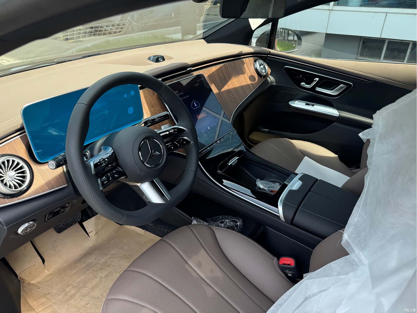 Mercedes-Benz EQE, 2025 все фото