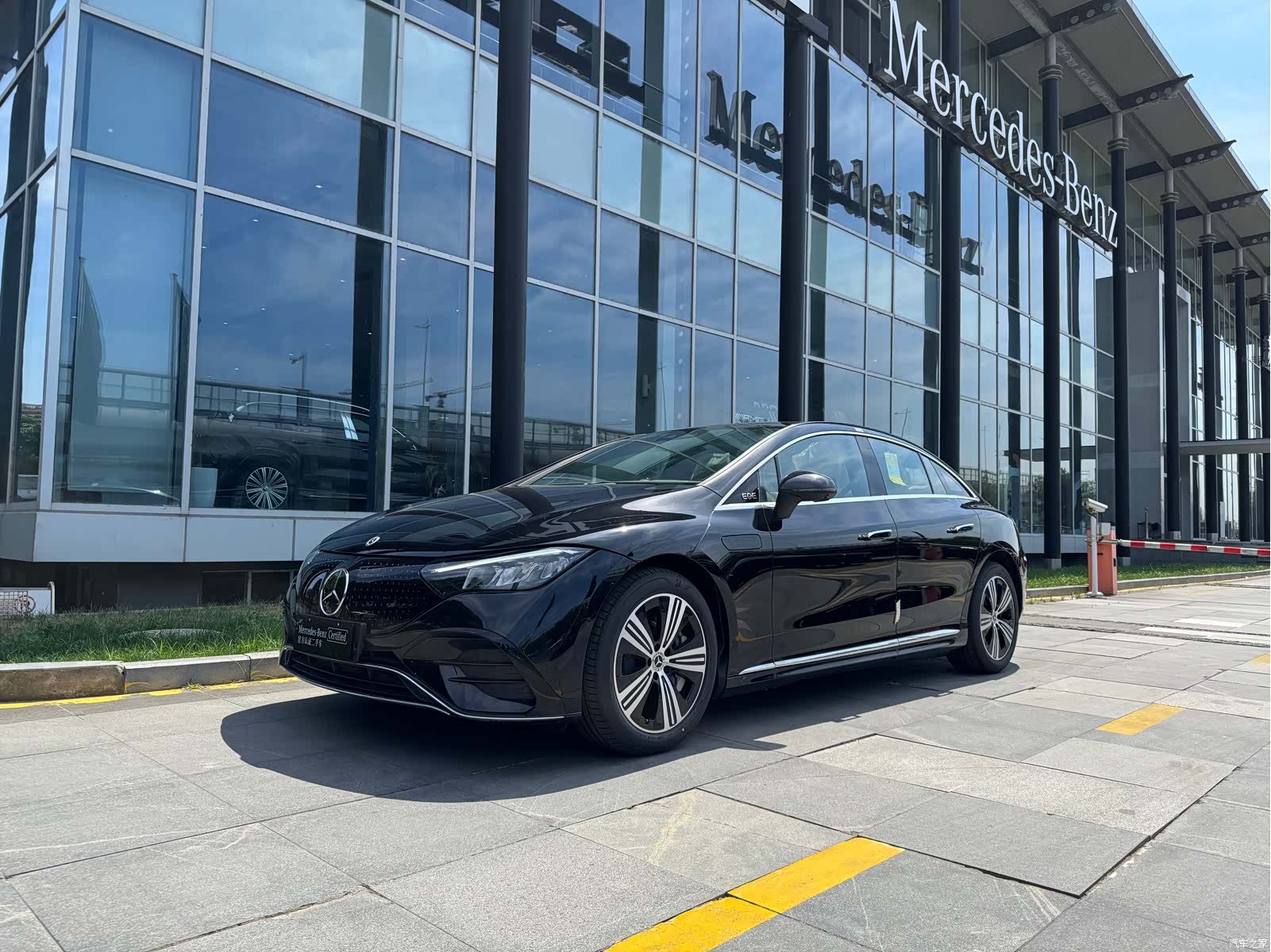 Mercedes-Benz EQE, 2025 1