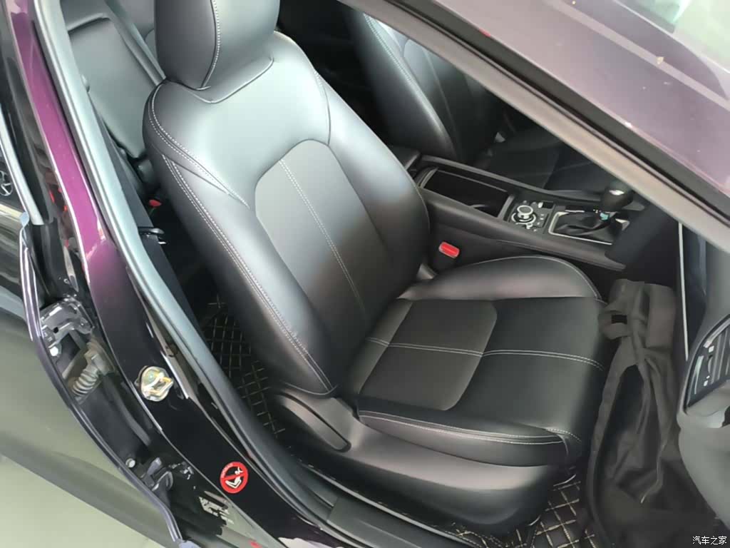 Mazda CX-4, 2022 25