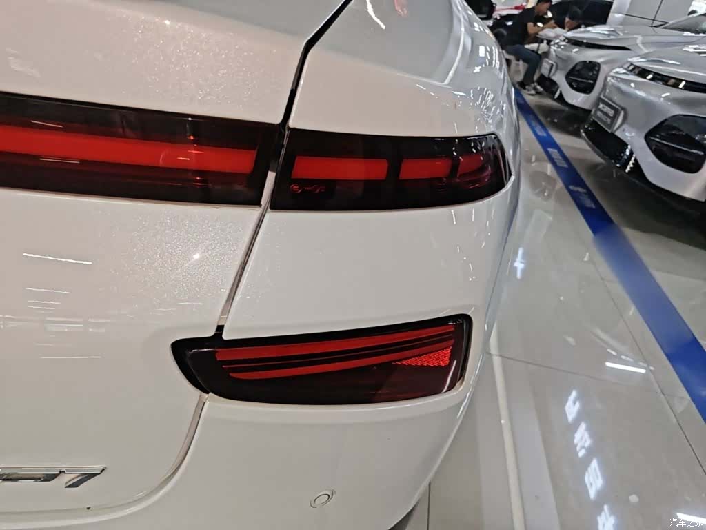 Xpeng P7, 2021 8