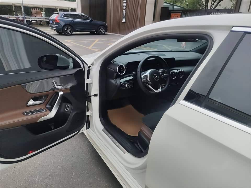 Mercedes-Benz Class A Mercedes-Benz Class A